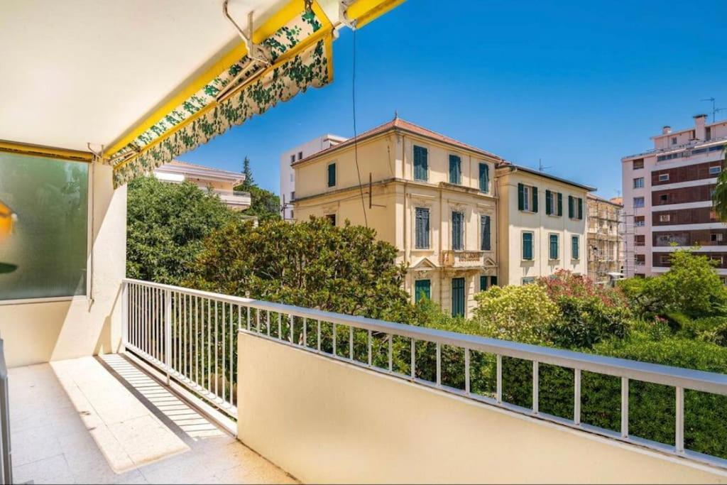 Appartement Centre Cannes Avec Parking Prive Gratuit Sur Place Exteriör bild
